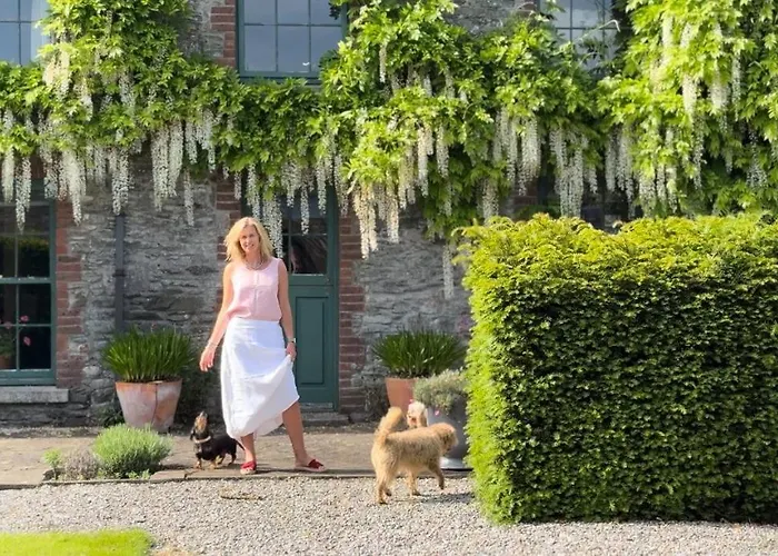 The Stable Yard House At Burtown House & Gardens